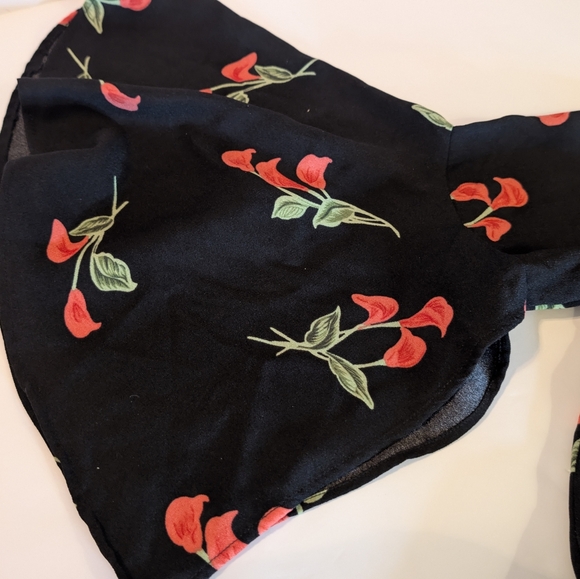 Carmen Marc Valvo Black Top with Red Floral Design - Picture 4 of 5